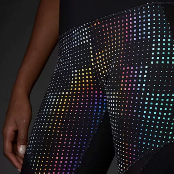Athleta Aurora Precision Black Reflective Rainbow Dot 7/8 Leggings- M NWOT - Picture 2 of 16